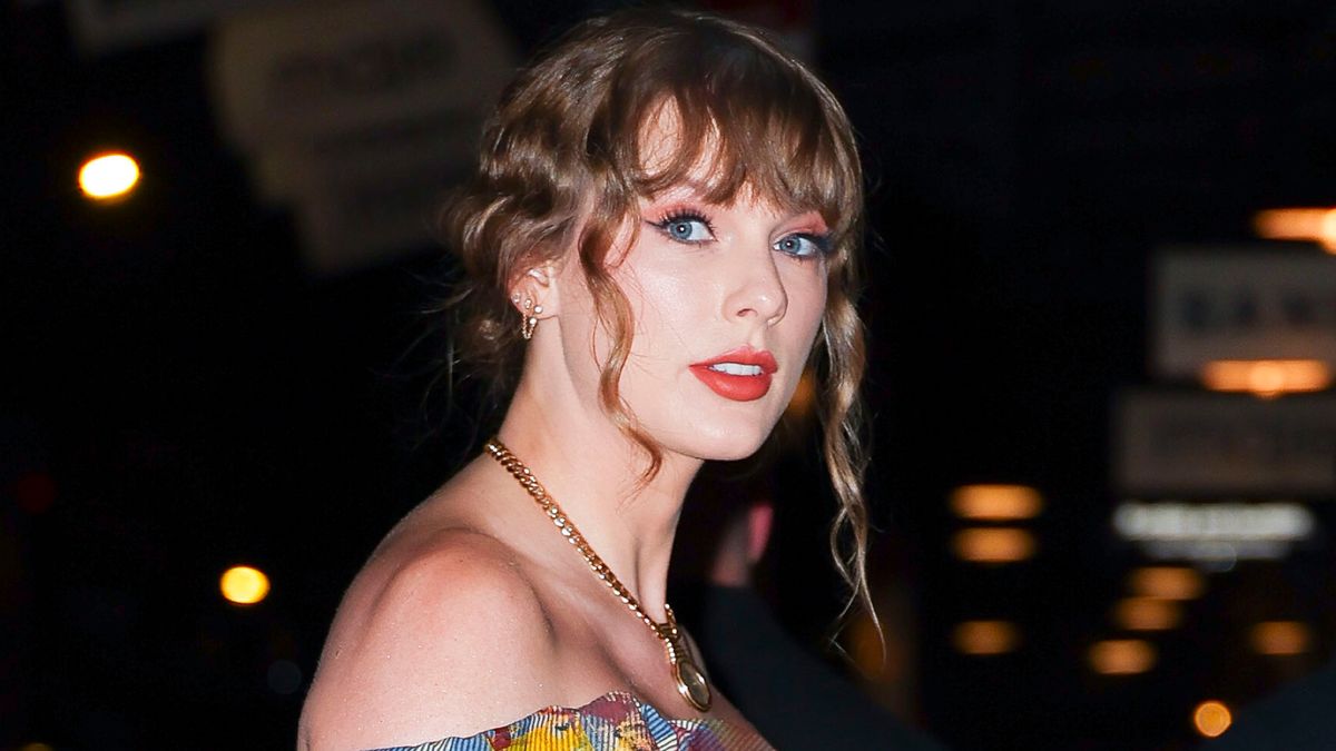 Taylor Swift Is In Her New Lipstick Era and It's a Controversial One