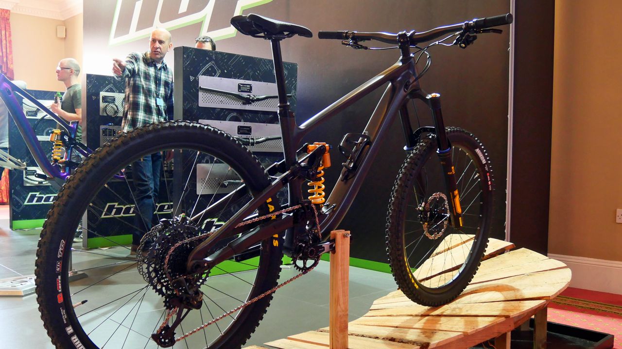 Hope HB916 High Pivot Enduro bike