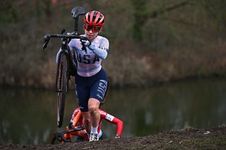 HULST, NETHERLANDS - FEBRUARY 01: Katherine Sarkisov of United States competes during 77th UCI Cyclo-Cross World Championships 2026 - Women's U23 / #UCIWWT / on February 01, 2026 in Hulst, Netherlands. (Photo by Luc Claessen/Getty Images)