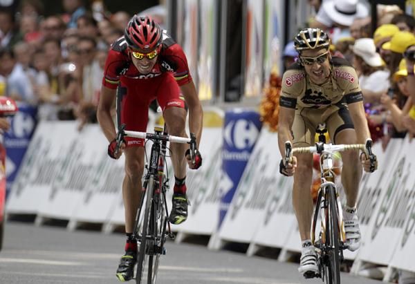 Alessandro Ballan (BMC) and Aitor Perez Arrieta (Footon-Servetto) finish second and third in the stage