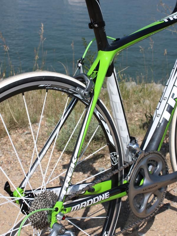 Seat stays are about the same size as before but are now almost perfectly straight as opposed to the 5-Series' slight arc