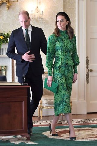 Green, Suit, Clothing, Formal wear, Dress, Fashion, Standing, Event, Tuxedo, Outerwear,