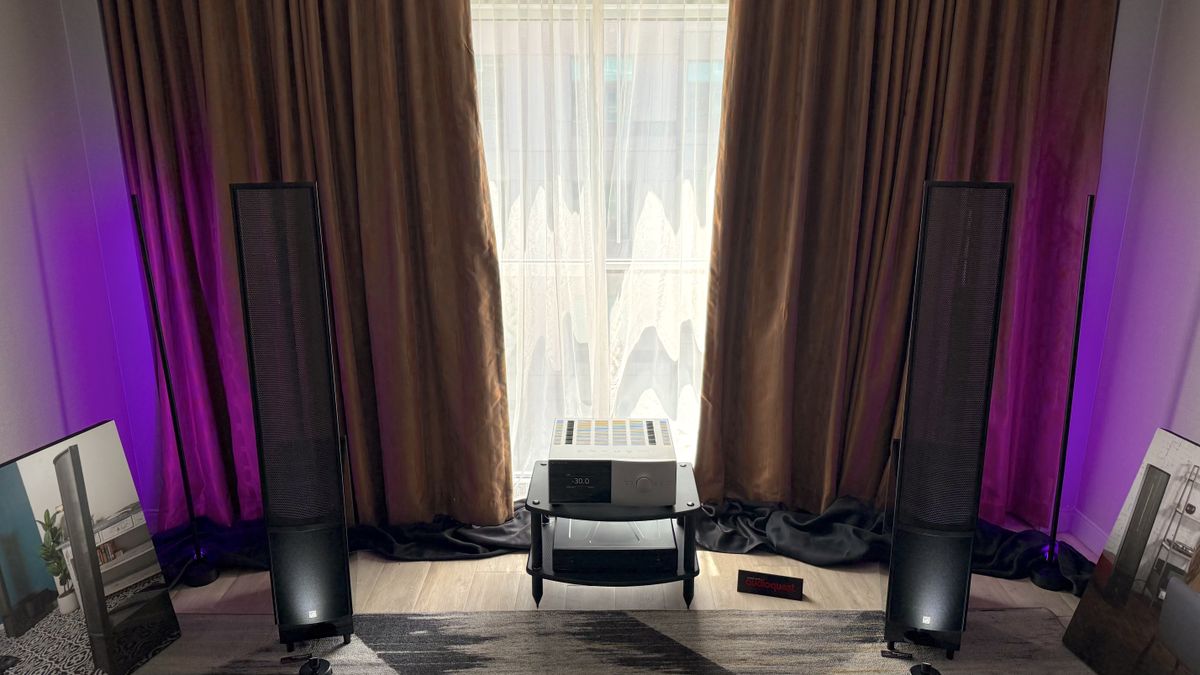 How hearing the Martin Logan ElectroMotion ESL X made me fall in love with and the surpreme detail and clarity in electrostatic speakers