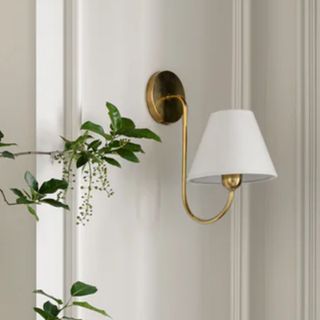 Wainwright Single Swoop Sconce