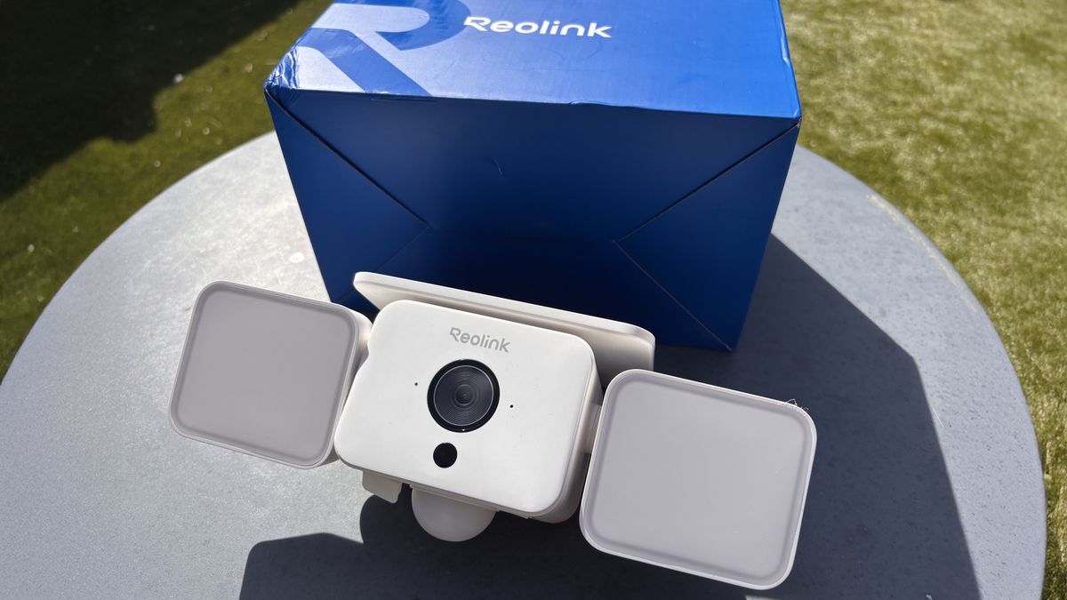 The Reolink Solar Floodlight Cam washes your property with a dazzling 1,000 lumens of burglar-deterring light