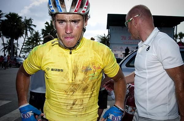 Not so much joy for former tour leader, Justin Jules (Velo Club/La Pomme Marseille), who missed the break and suffered badly on the penultimate stage. A downcast Jules is seen here with team-manager Arvis Piziks.