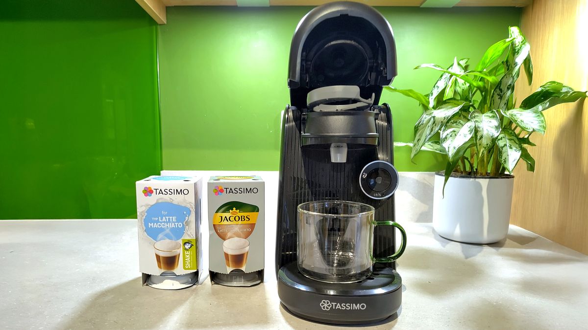 Bosch Tassimo Finesse Friendly coffee maker with top open