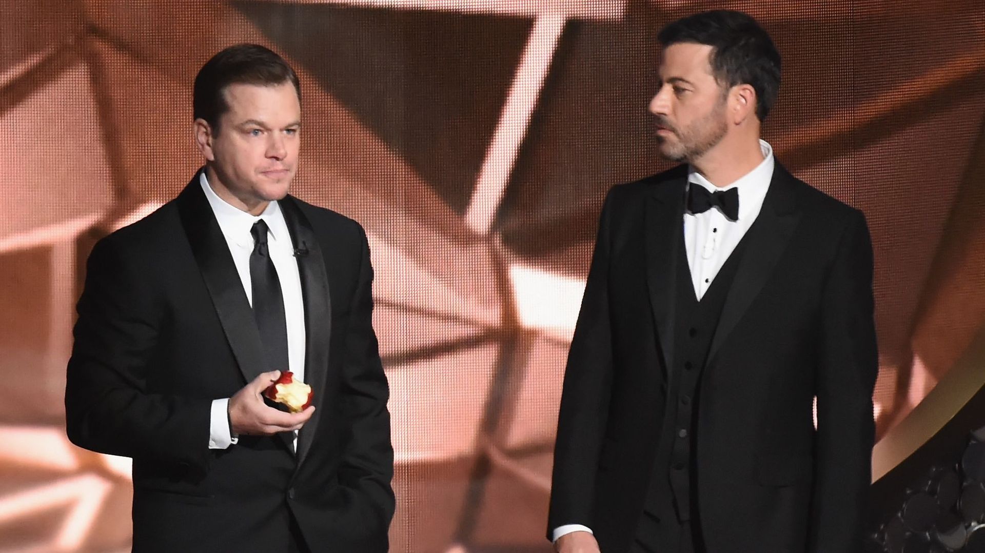 Watch Matt Damons And Jimmy Kimmels Epic Oscars Feud Video Marie Claire 