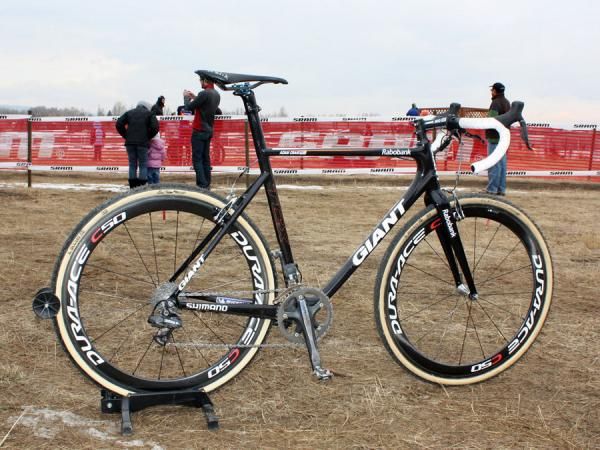 Adam Craig (Rabobank-Giant) is racing on a new carbon fibre Giant TCX Advanced SL.