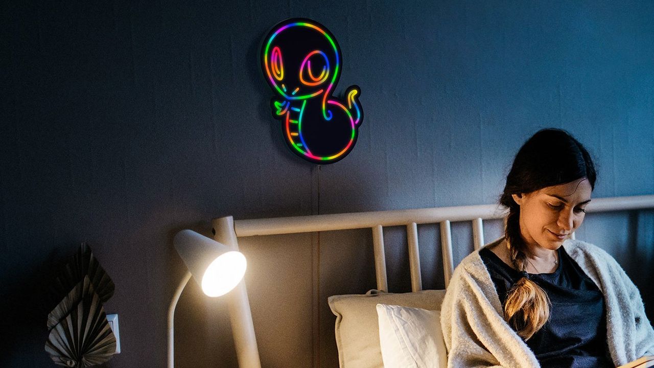 Razer Sneki Snek Wall Light