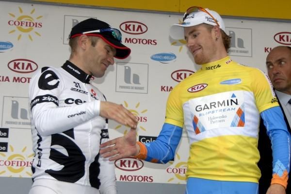 Put her there mate: Roger Hammond (Cervelo TestTeam) and Tyler Farrar (Garmin-Slipstream)