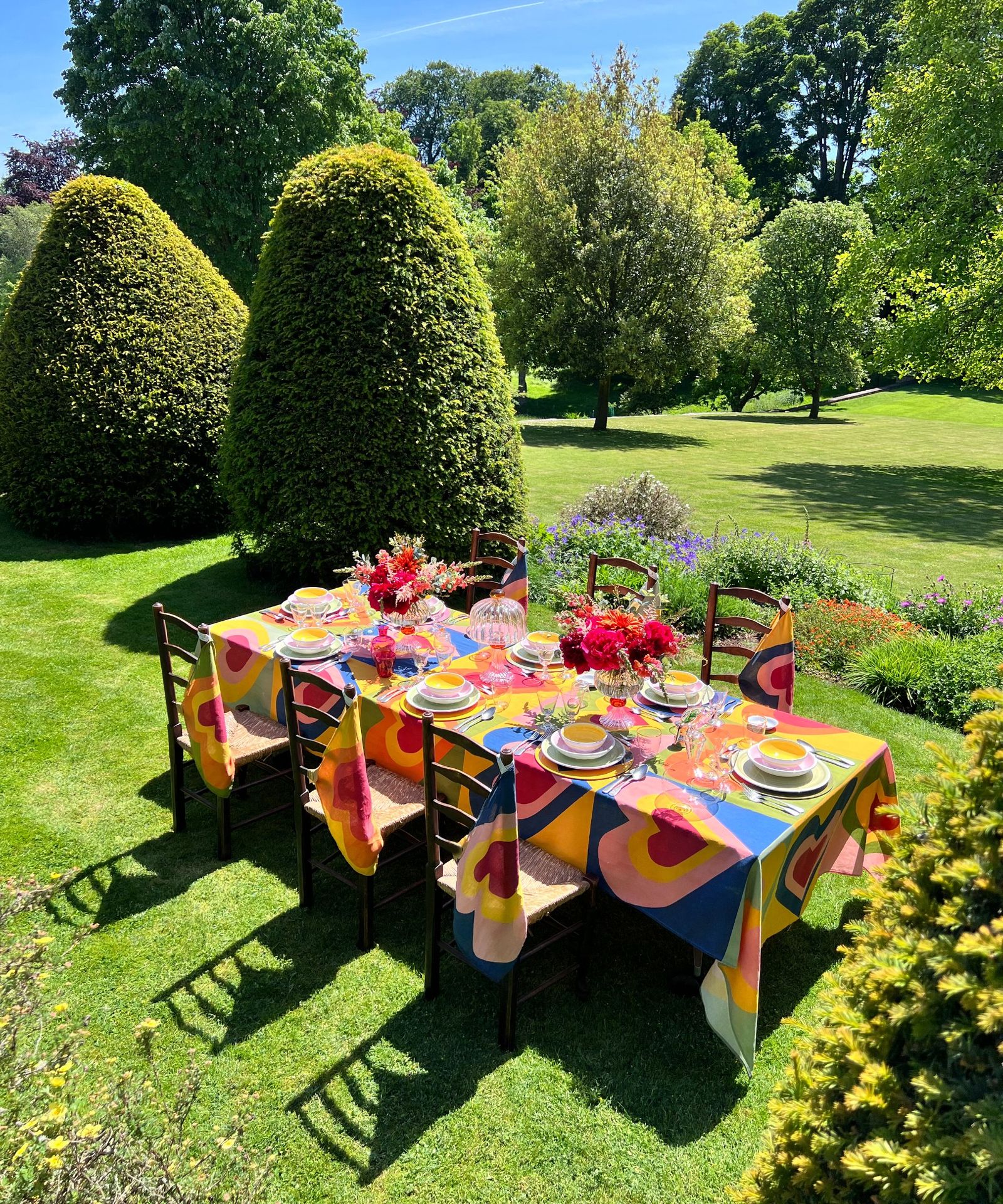 What are the rules for a table centerpiece? | Homes and Gardens