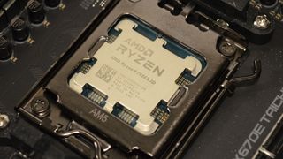Die AMD Ryzen 9 7950X3D-CPU könnte Intel den Rang ablaufen