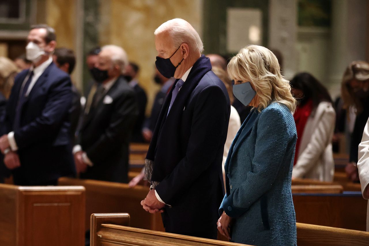 Bidens at mass