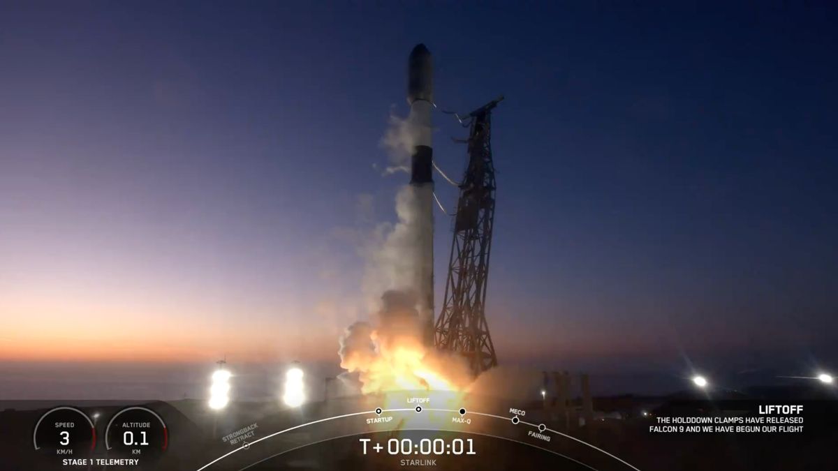 SpaceX lança 22 satélites Starlink da Califórnia em uma noite escura