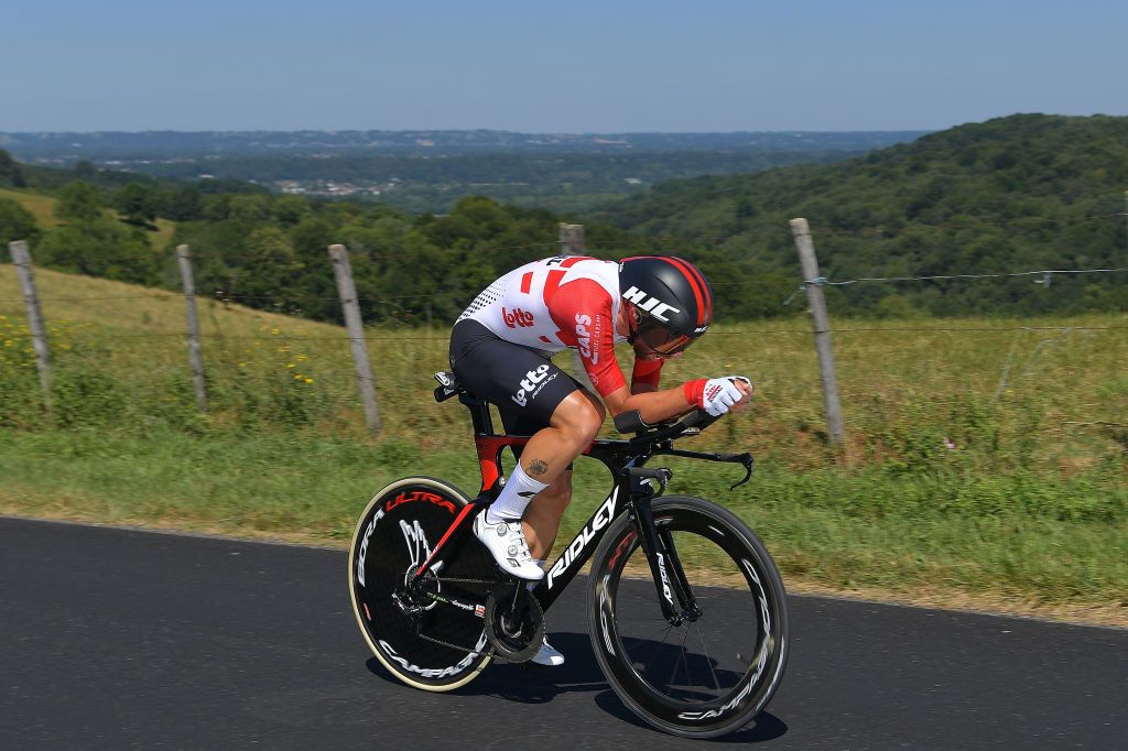 De Gendt set the fastest time at each checkpoint on stage 13