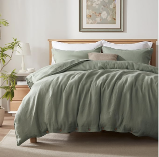 Minimalist linen bedding set from Amazon.