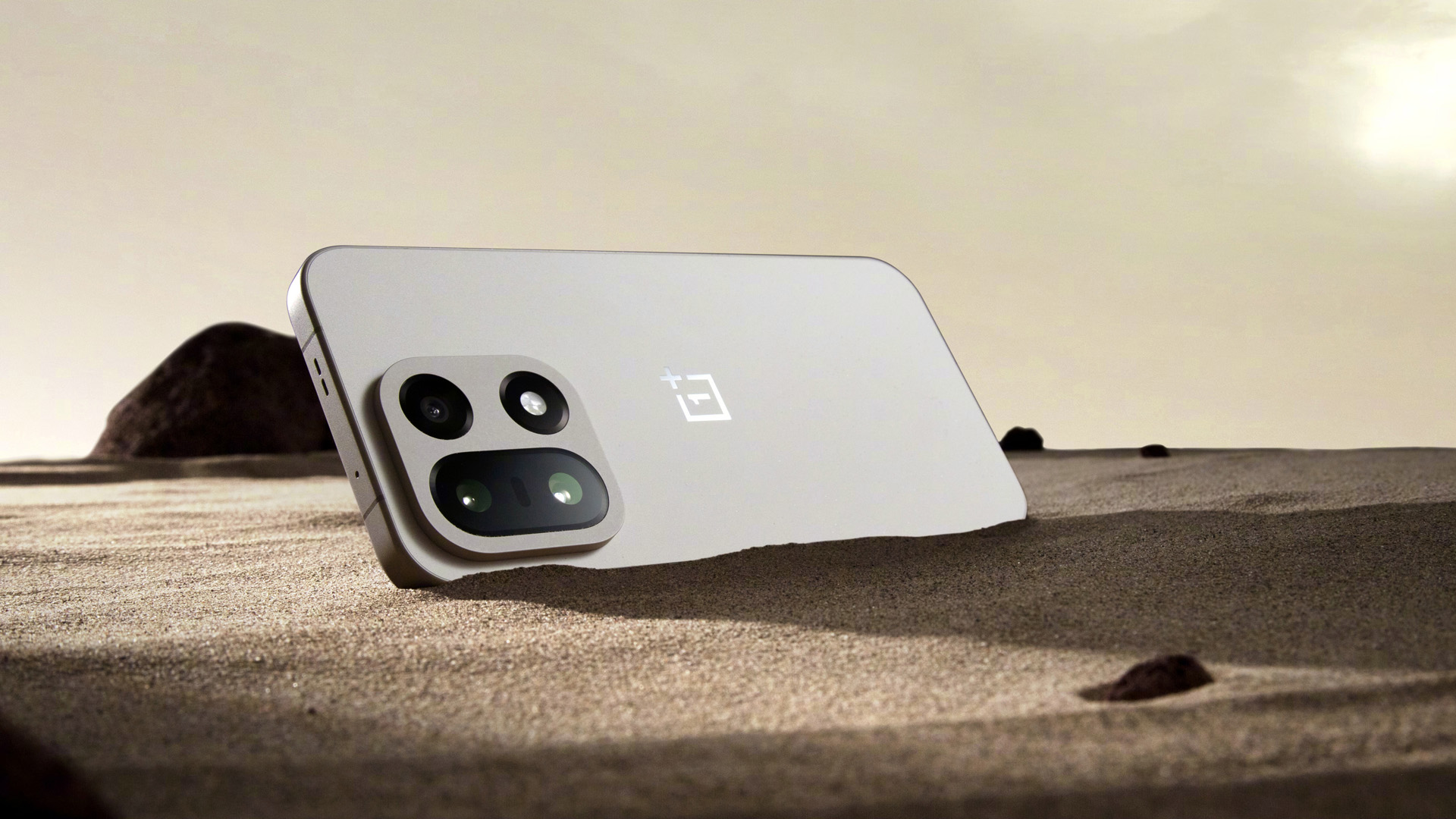OnePlus 15 lifestyle image for marketing