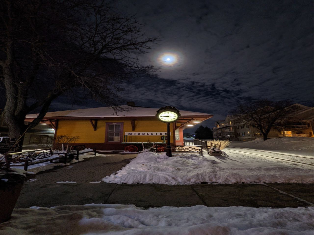 Pixel 4a 5G camera sample ultra-wide night mode