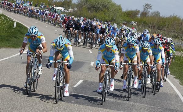 Astana works for Alexander Vinokourov during stage 3 of the Giro d'Italia. Their efforts paid off as Vino gained the overall race lead.