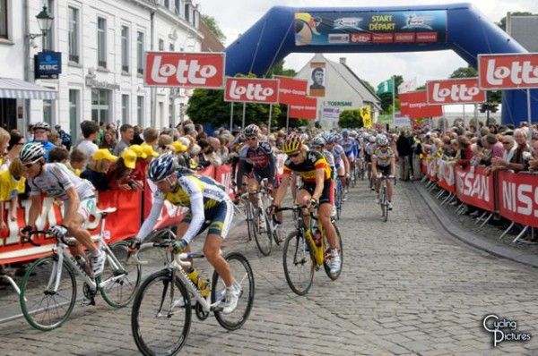 The peloton rolls away from the start of the 185.4km opening stage in Tervuren.