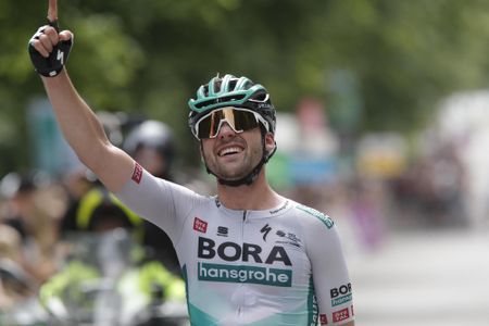 Max Schachmann (Bora-Hansgrohe) celebrates his victory