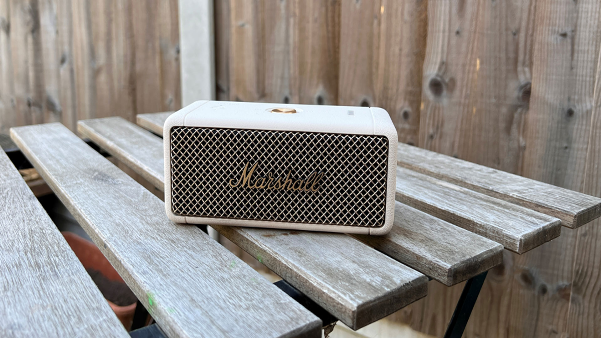 🎸 MARSHALL Emberton SPEAKER Review / The BEST bluetooth SPEAKER and  PORTABLE? 