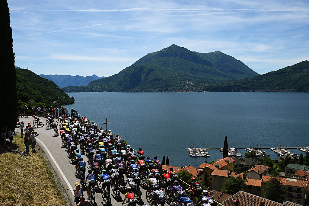 CESANO MADERNO ITALY MAY 29 A general view of the peloton compete climbing to the Parlasco 658m during the 108th Giro dItalia 2025 Stage 18 a 144km stage from Morbegno to Cesano Maderno UCIWT on May 29 2025 in Cesano Maderno Italy Photo by Dario BelingheriGetty Images