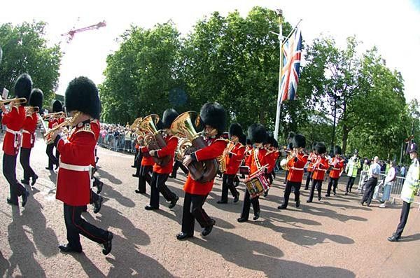 Queen's Guard plays music for the start in London.