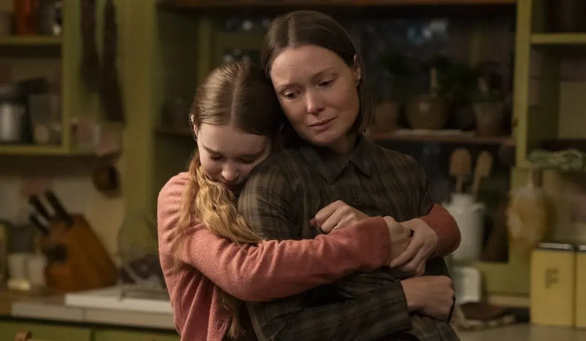 Summer H. Howell and Samantha Sloyan in Carrie