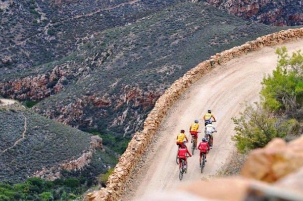 The lead group en route to the top of the major pass.
