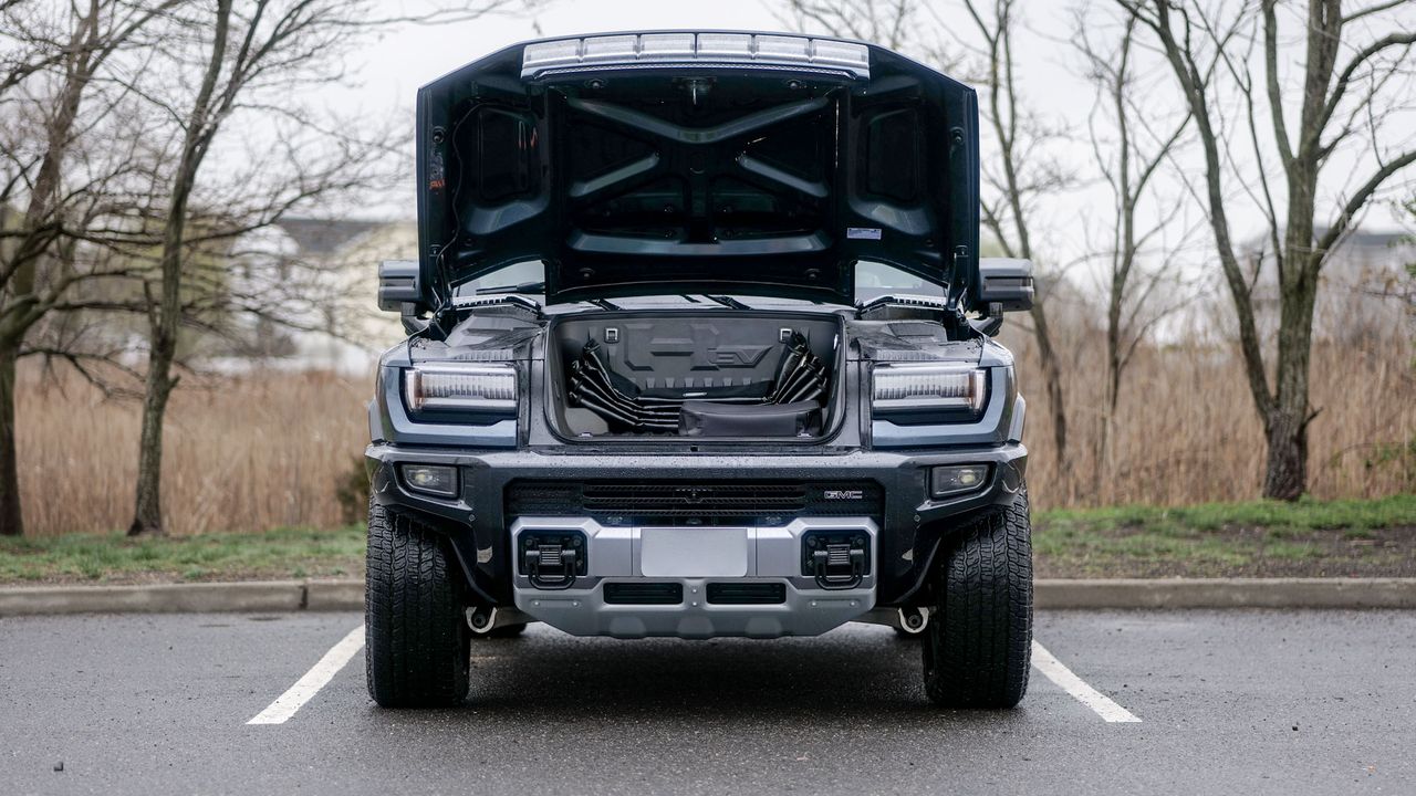 2025 GMC Hummer EV 3X SUV test drive.