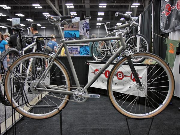 This beautiful Kish titanium townie features a Wound-Up fork, White Industries cranks, and an internally geared rear hub.