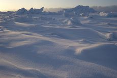 Snow over Arctic seas continues to thin according to historic Russian data and new NASA measurements.
