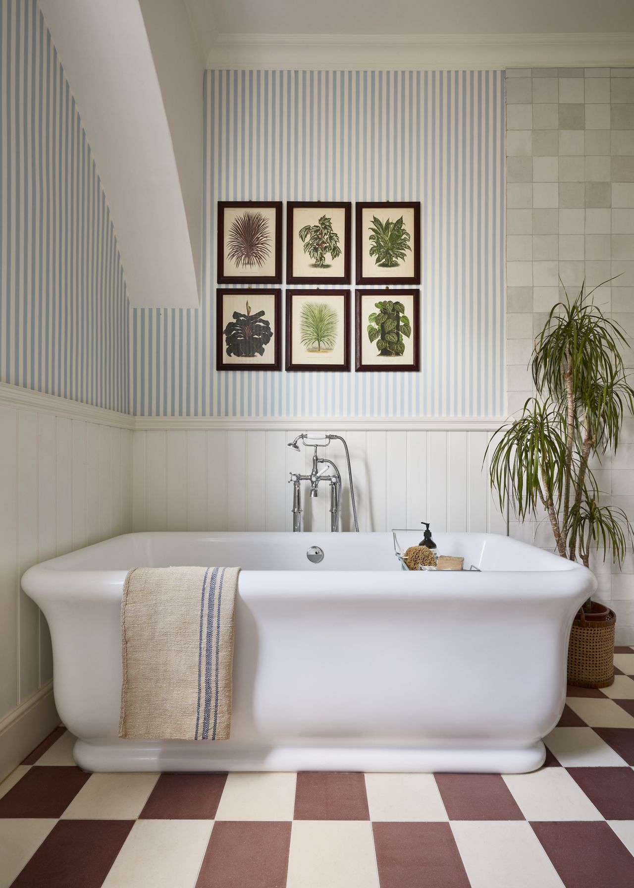 Bathroom shower ideas: 11 bathtub shower schemes to inspire