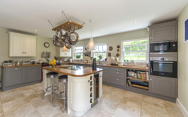 0417-0206-Truro-polmennaFm-kitchen.jpg