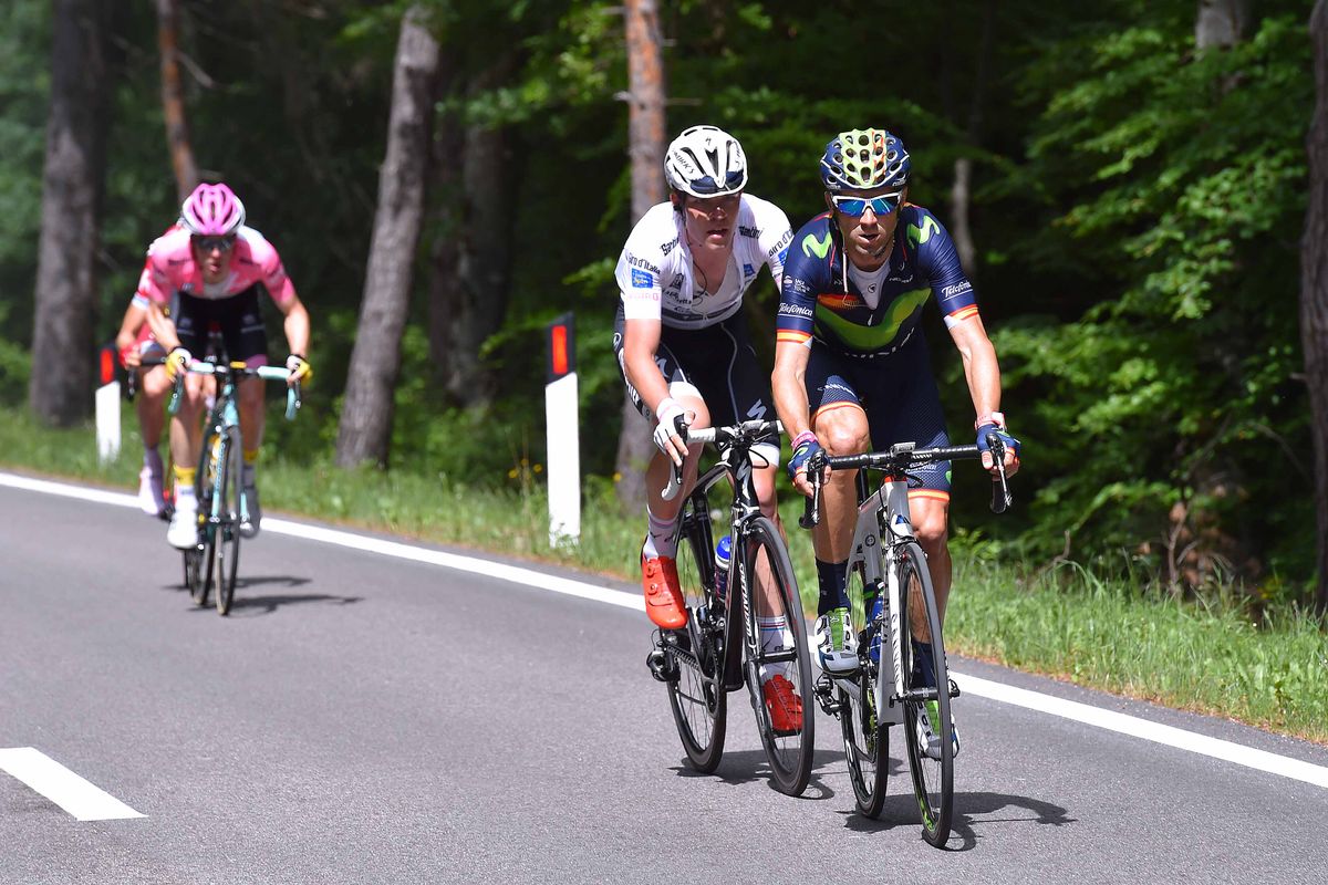 Alejandro Valverde (Movistar) accelerates with Bob Jungels (Etixx-Quickstep)