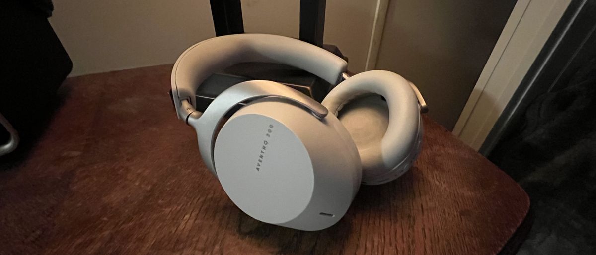 Beyerdynamic Aventho 300 on a gray table