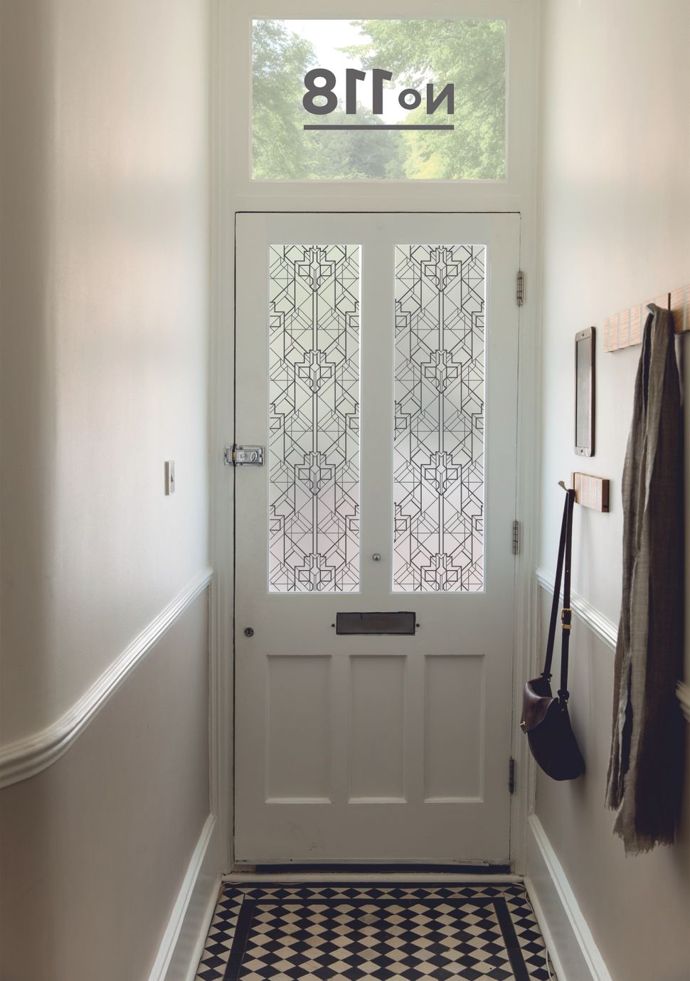 Hallway paint ideas 11 colours for a entrance Homebuilding