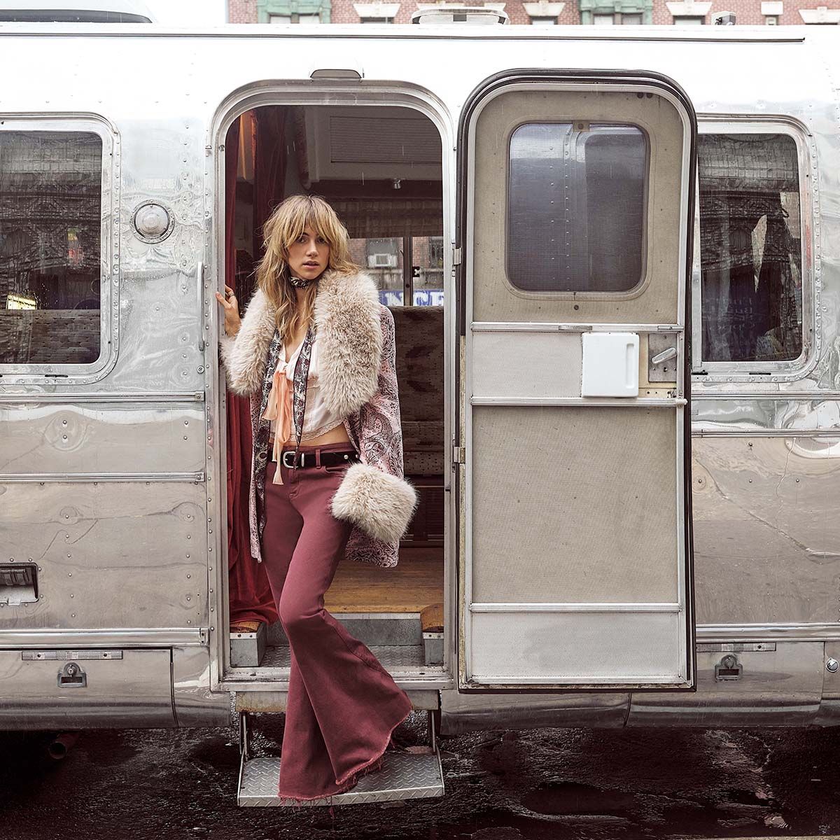 Suki Waterhouse Talks to Her Clothes and Thinks They Gain Special Powers When You Wear Them Again and Again