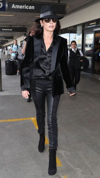 Catherine Zeta-Jones' chic airport outfit