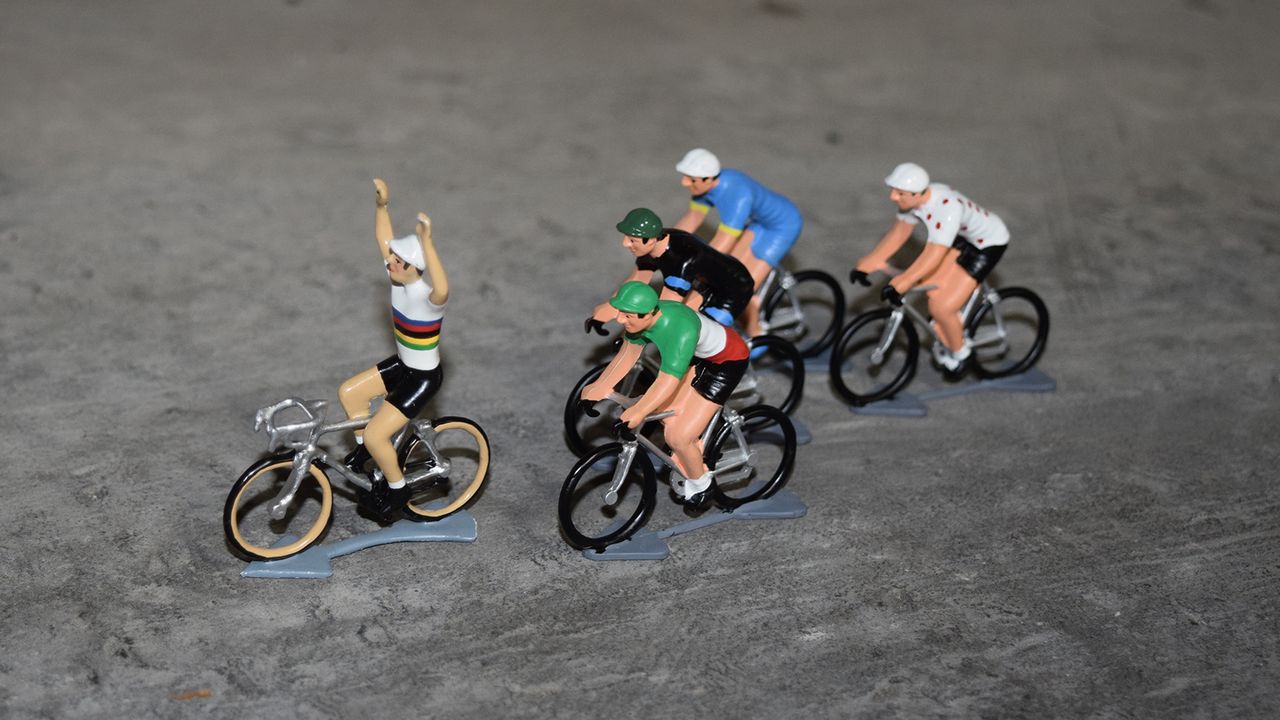 The Model Cyclist offers a range of hand-painted die cast figurines