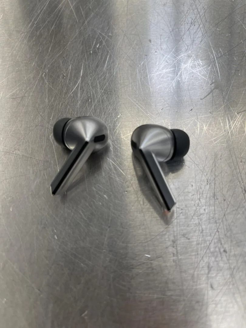 Samsung Galaxy Buds 3 Pro in silver