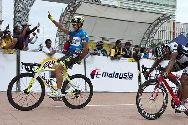 On Guard-ini: Italian sprinter Andrea Guardini (Farnese Vini/Neri Sottoli) has been slaying his rivals on tour so far. Here he wins stage six as a disappointed Anuar Manan follows behind.