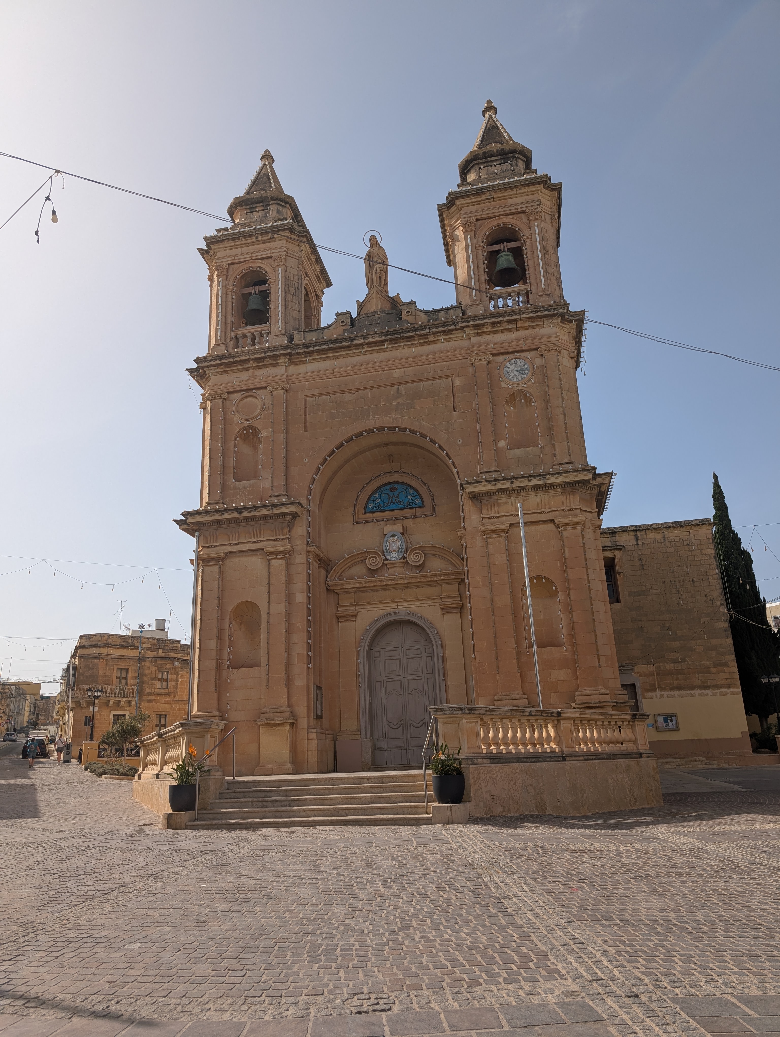 wallpaper editors out of office malta
