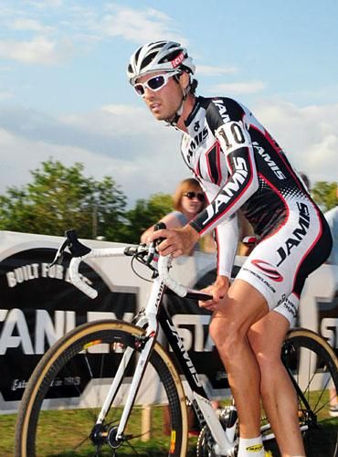 Jesse Anthony (Jamis) at the barriers.