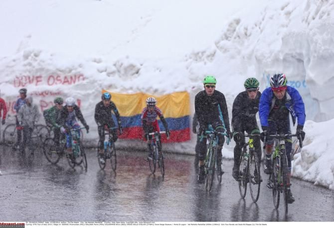 Przemysław Niemiec leading the bunch