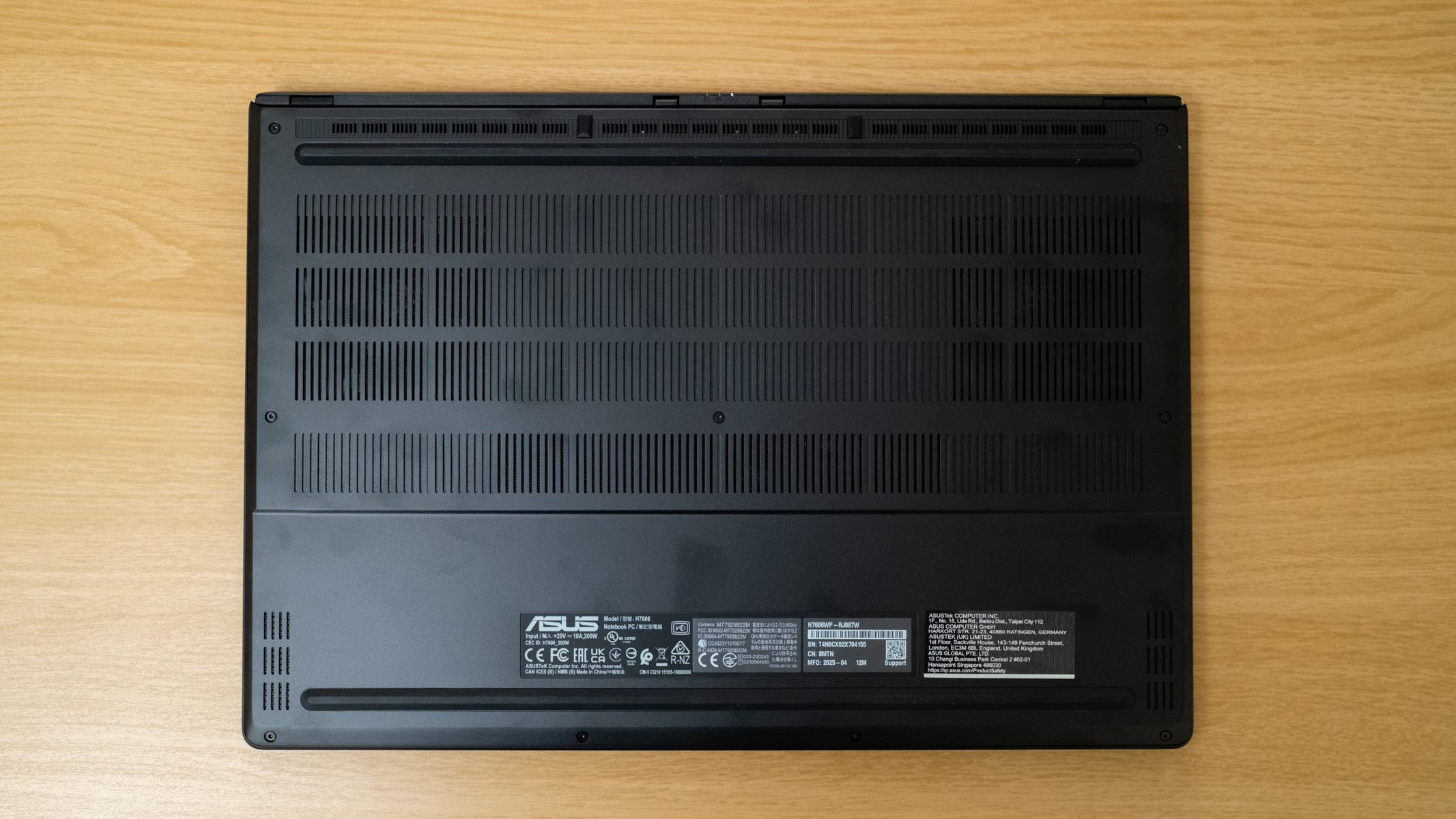 Asus ProArt P16 2025 bottom view