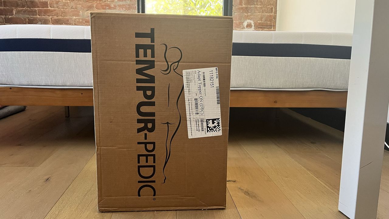 Tempur-Adapt Topper in box
