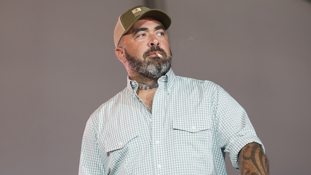 A picture of Aaron Lewis